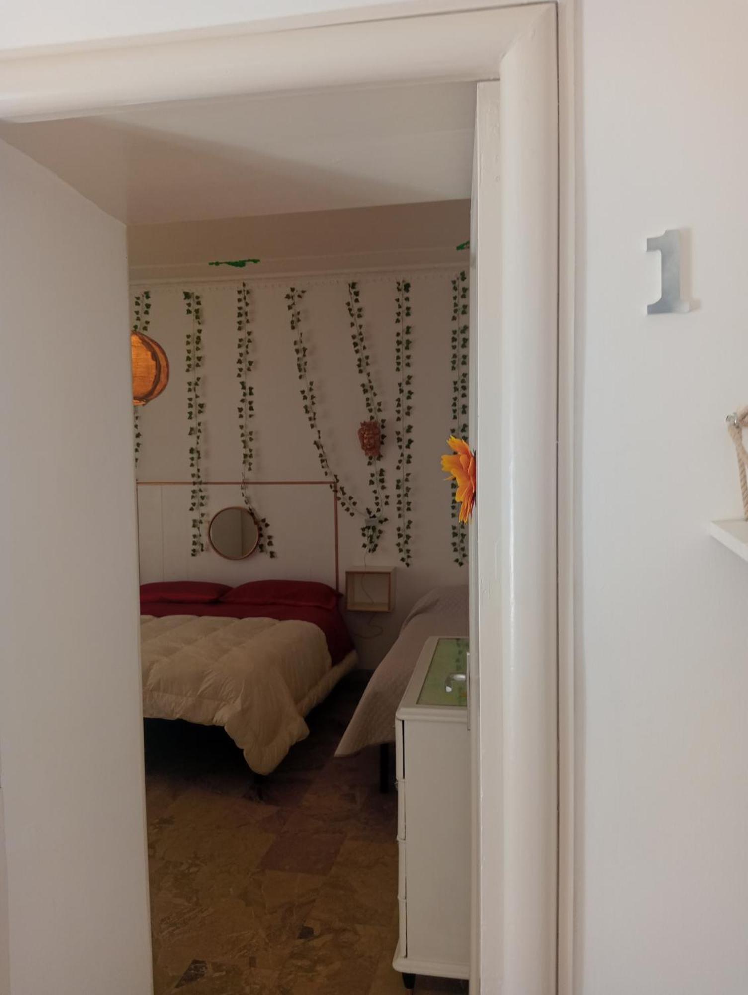 Casa Vacanze I Tre Girasoli "Green House" 卡尔塔吉罗 外观 照片